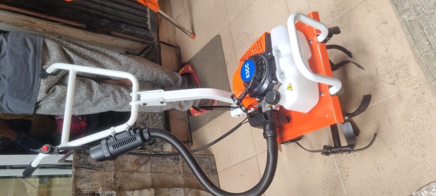 Mini tiller machine