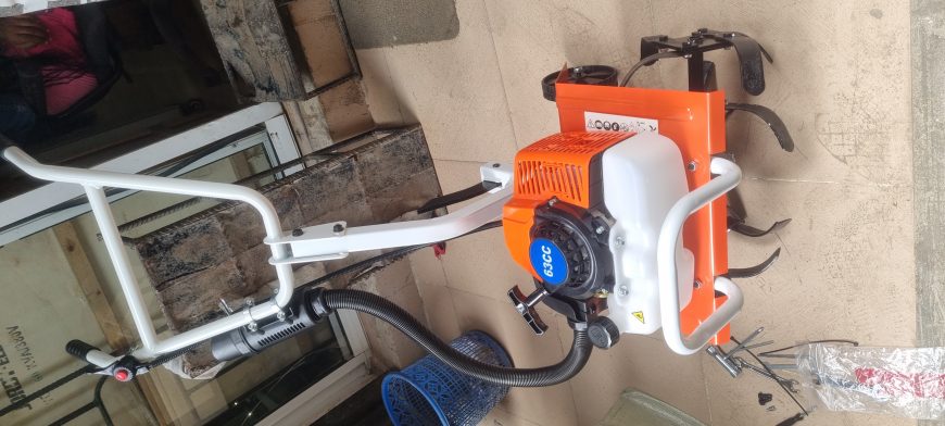 Mini tiller machine